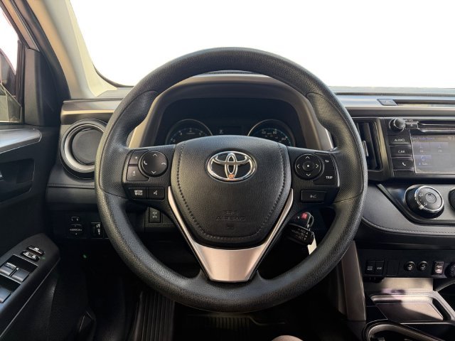 Used 2018 Silver Toyota LE image 10