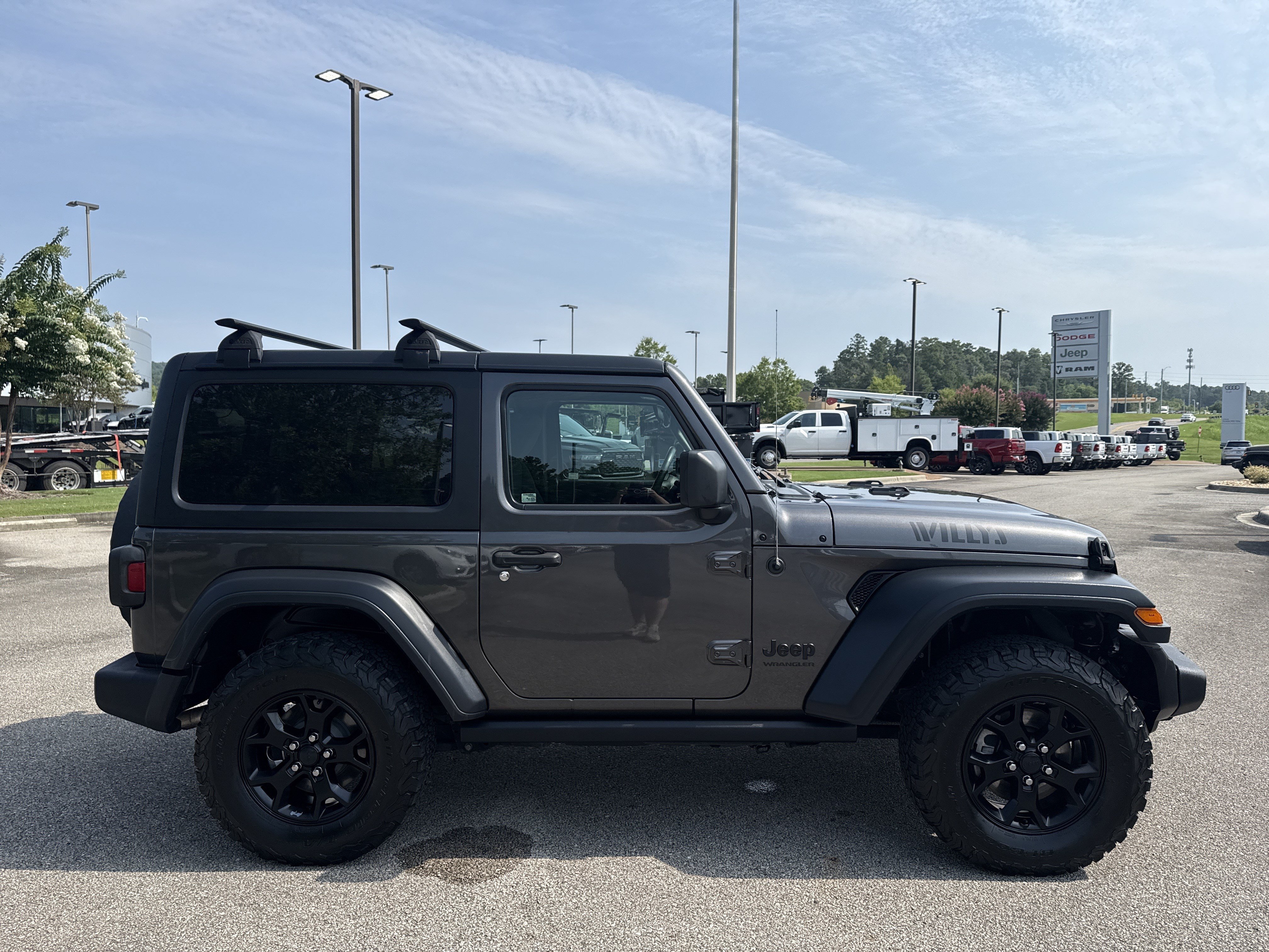 Used 2020 Granite Crystal Metallic Clearcoat Jeep Willys image 8