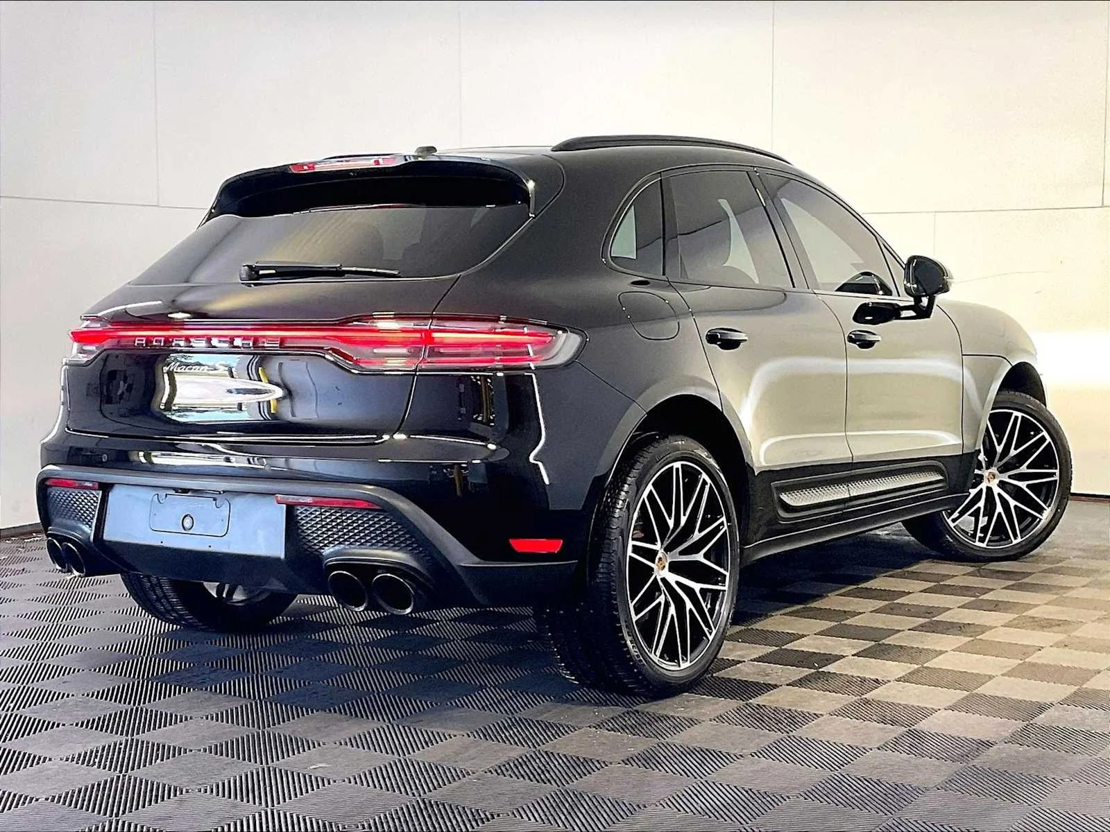 Certified Pre-Owned 2024 Porsche Macan S