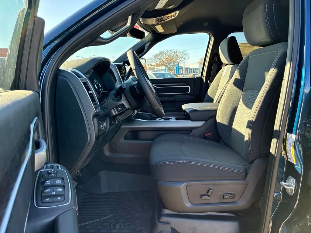 New 2024 Patriot Blue Pearl-Coat Exterior Paint RAM Big Horn image 10