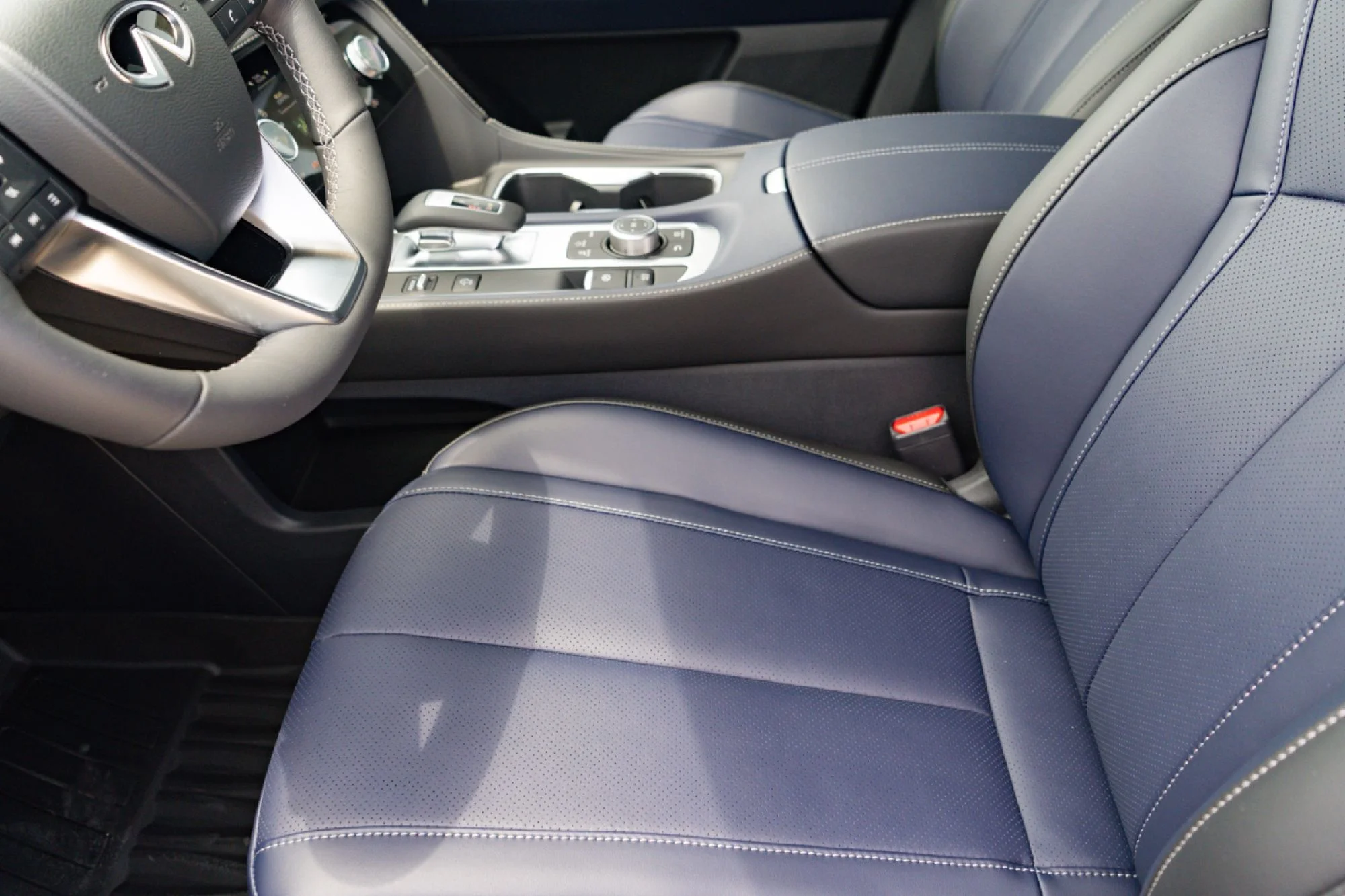 New 2027 MINERAL BLACK INFINITI Sport AWD image 8