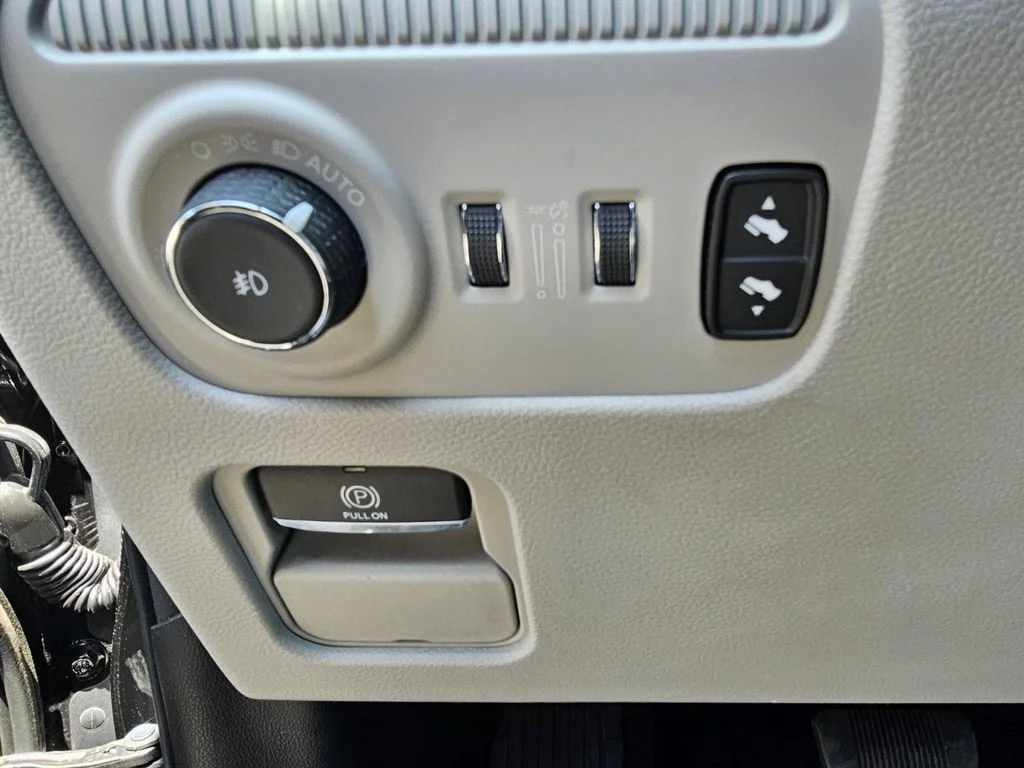 Used 2024 Diamond Black Jeep Series III image 25