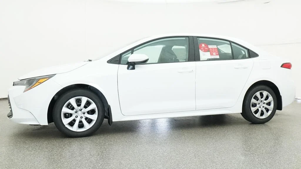 New 2027 Ice Cap Toyota LE image 4