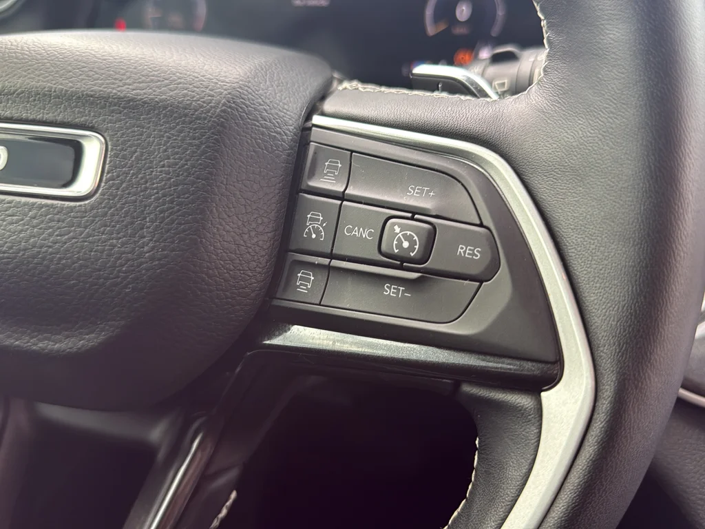 Used 2022 Black Jeep Laredo image 35