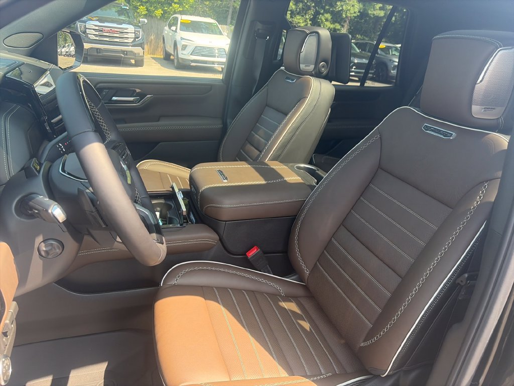 2026 GMC Yukon Denali Ultimate - Photo 17