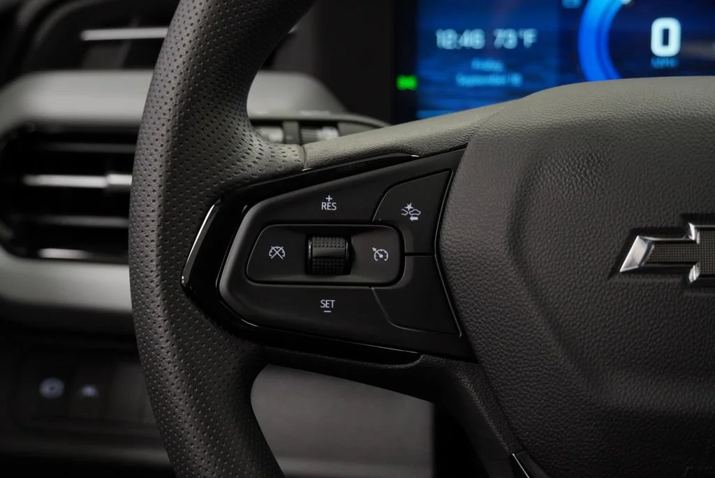 New 2027 Summit White Chevrolet LT image 19