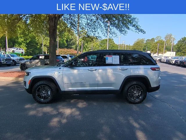 Used 2025 Silver Jeep Trailhawk 4xe image 2