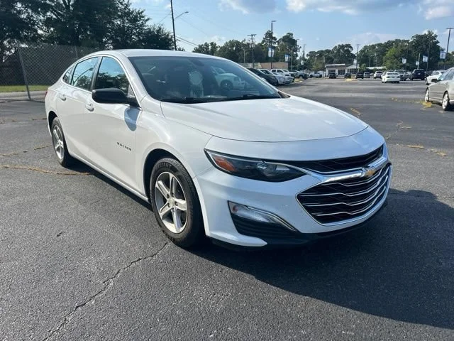 Used 2019 SUMMIT WHITE Chevrolet LS image 6