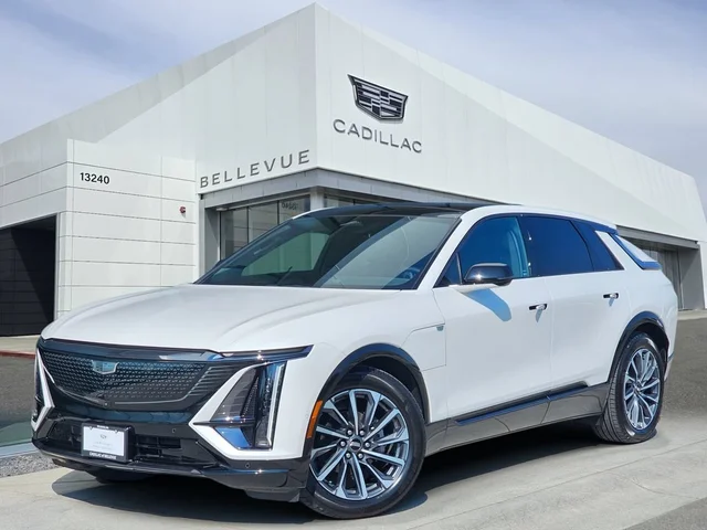 2024 Cadillac LYRIQ Sport 2