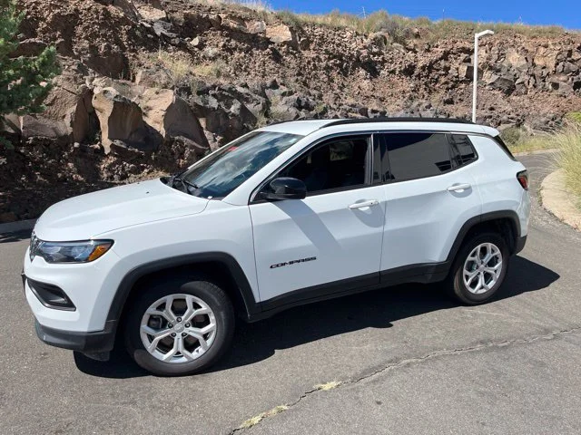 Used 2024 Bright White Clearcoat Jeep Latitude image 1