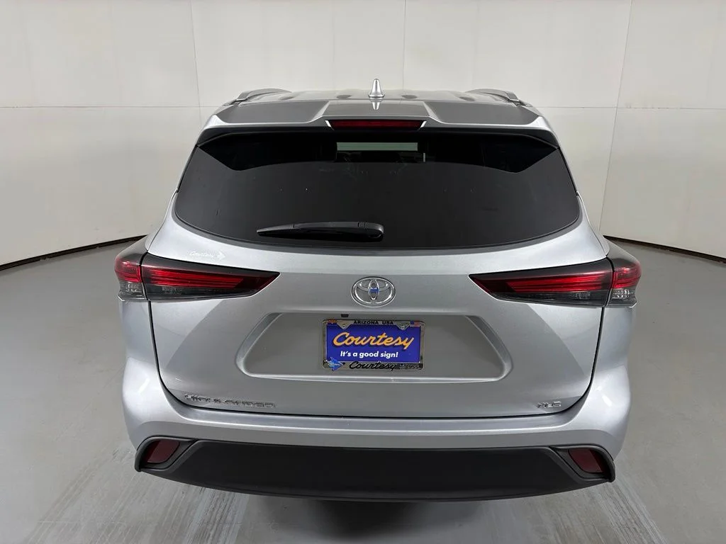 Used 2024 Silver Toyota XLE image 7