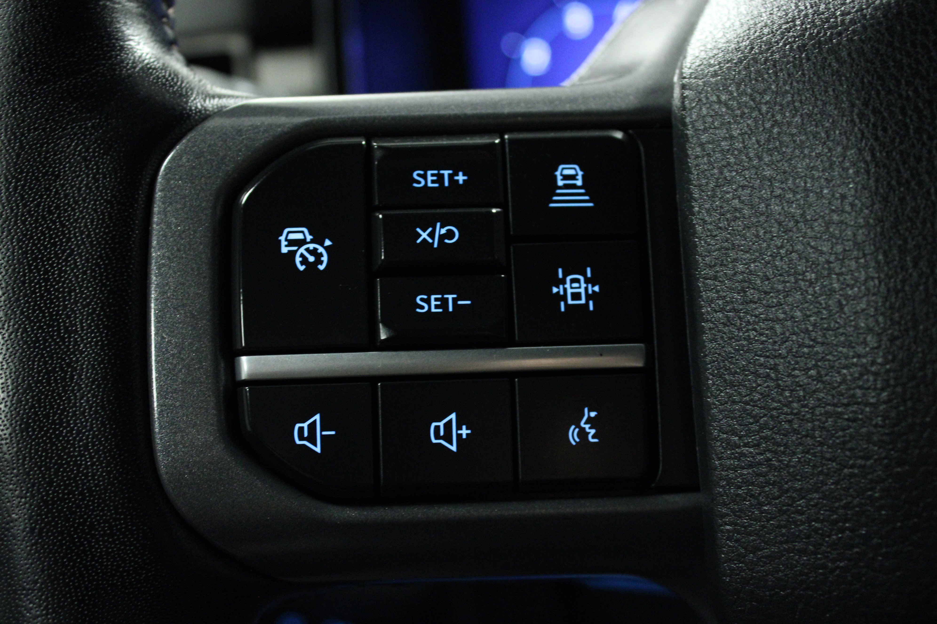 Used 2024 Antimatter Blue Metallic Ford LARIAT image 21