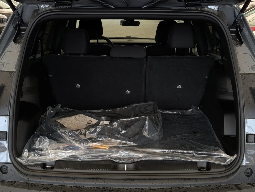 New 2026 Grey Jeep Laredo - - 4x4 - 1.6L Turbo Hybrid - Uconnect 5 w/ 12.3 Screen & More! image 28