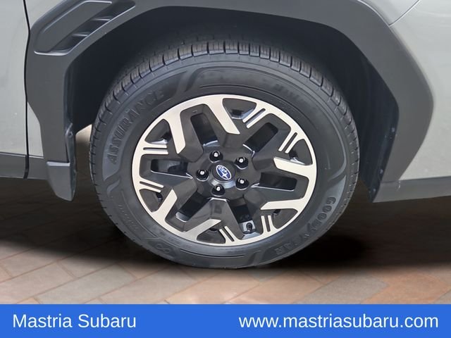 Used 2025 Pearl Subaru Premium image 26