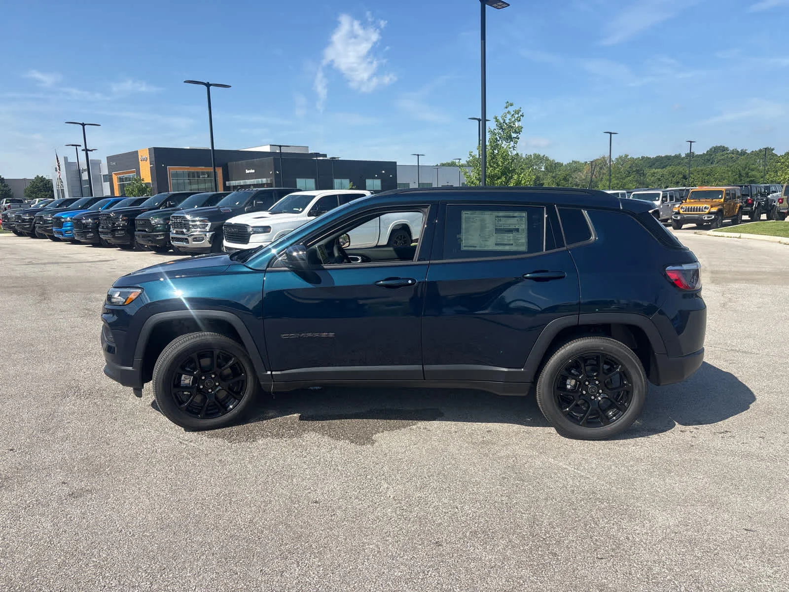 New 2026 Fathom Blue Pearl Coat Jeep Latitude Altitude image 6