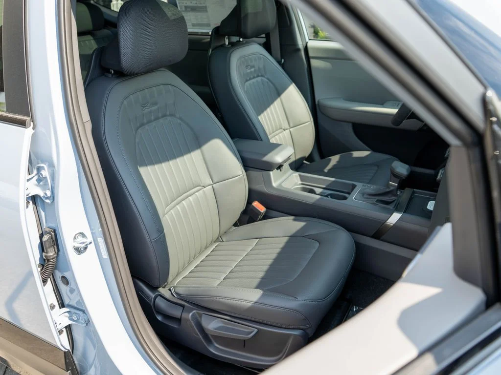 New 2027 Pale Gray Kia X-Line S image 9
