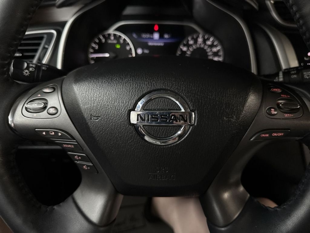 Used 2020 Super Black Metallic Nissan Platinum image 22