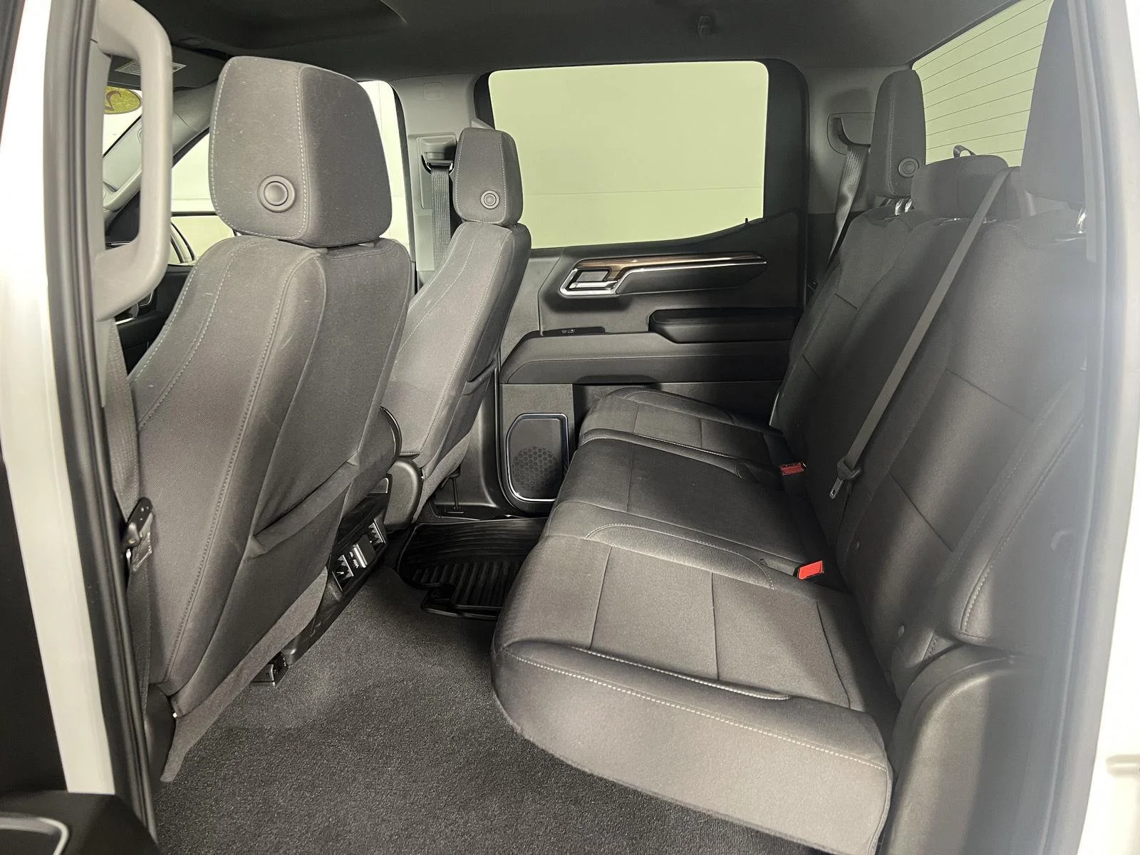 Used 2024 Summit White Chevrolet LT image 29