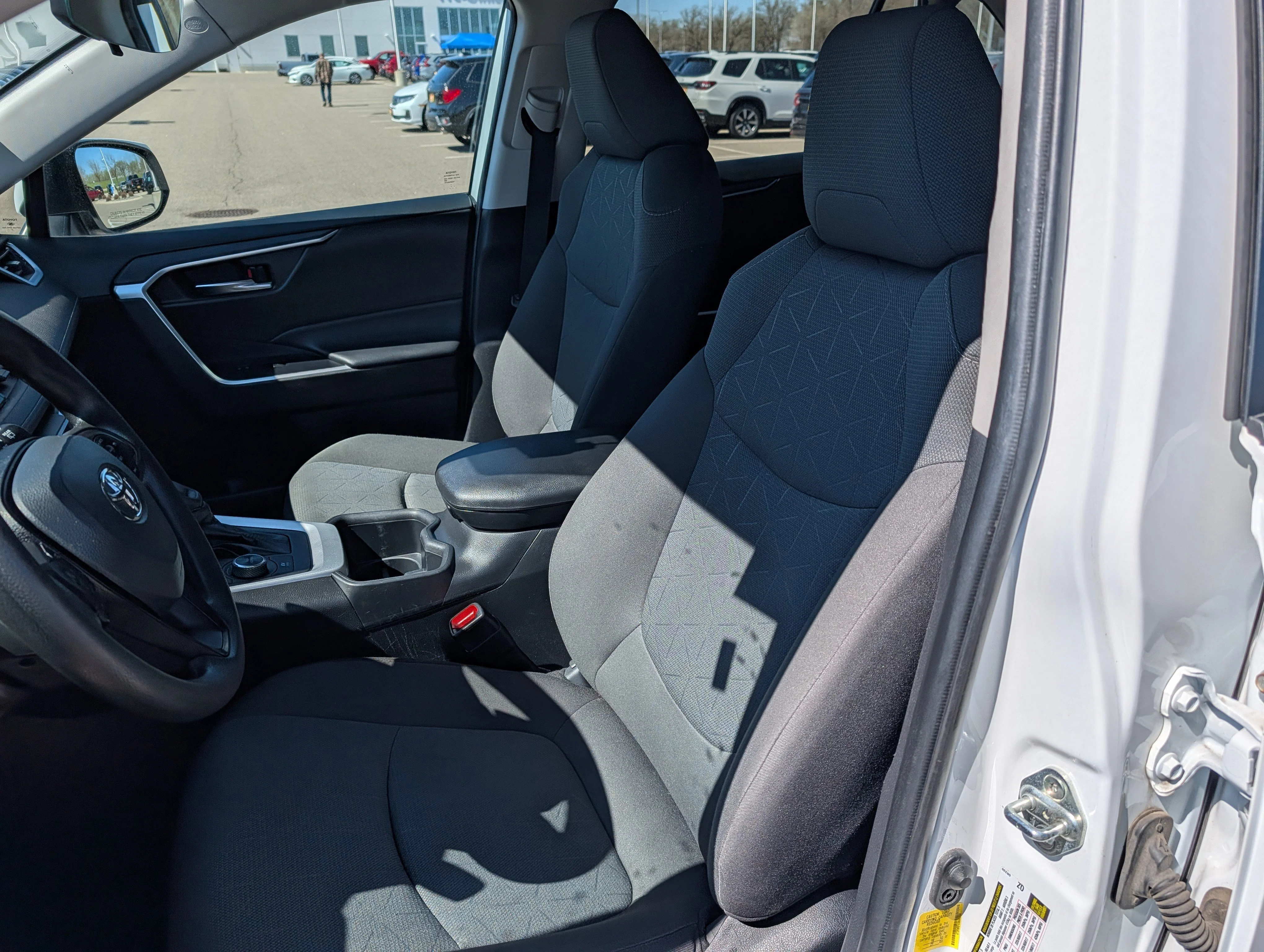 Used 2022 White Toyota Hybrid XLE image 19
