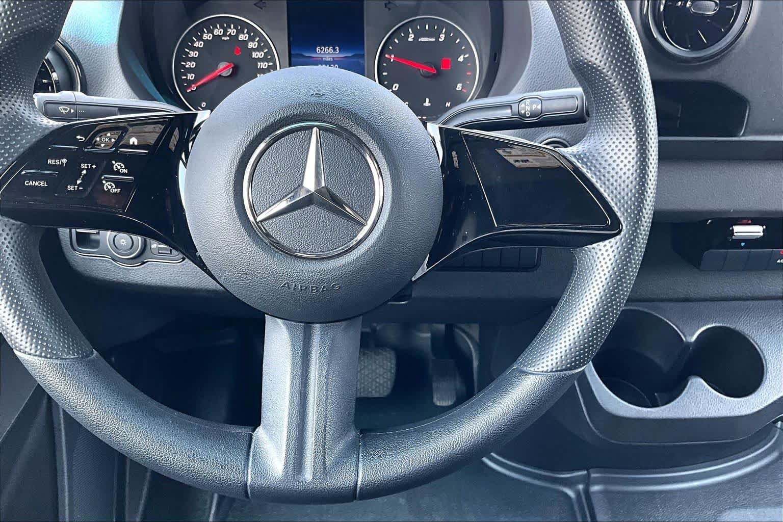 Used 2025 Arctic White Mercedes-Benz  image 27