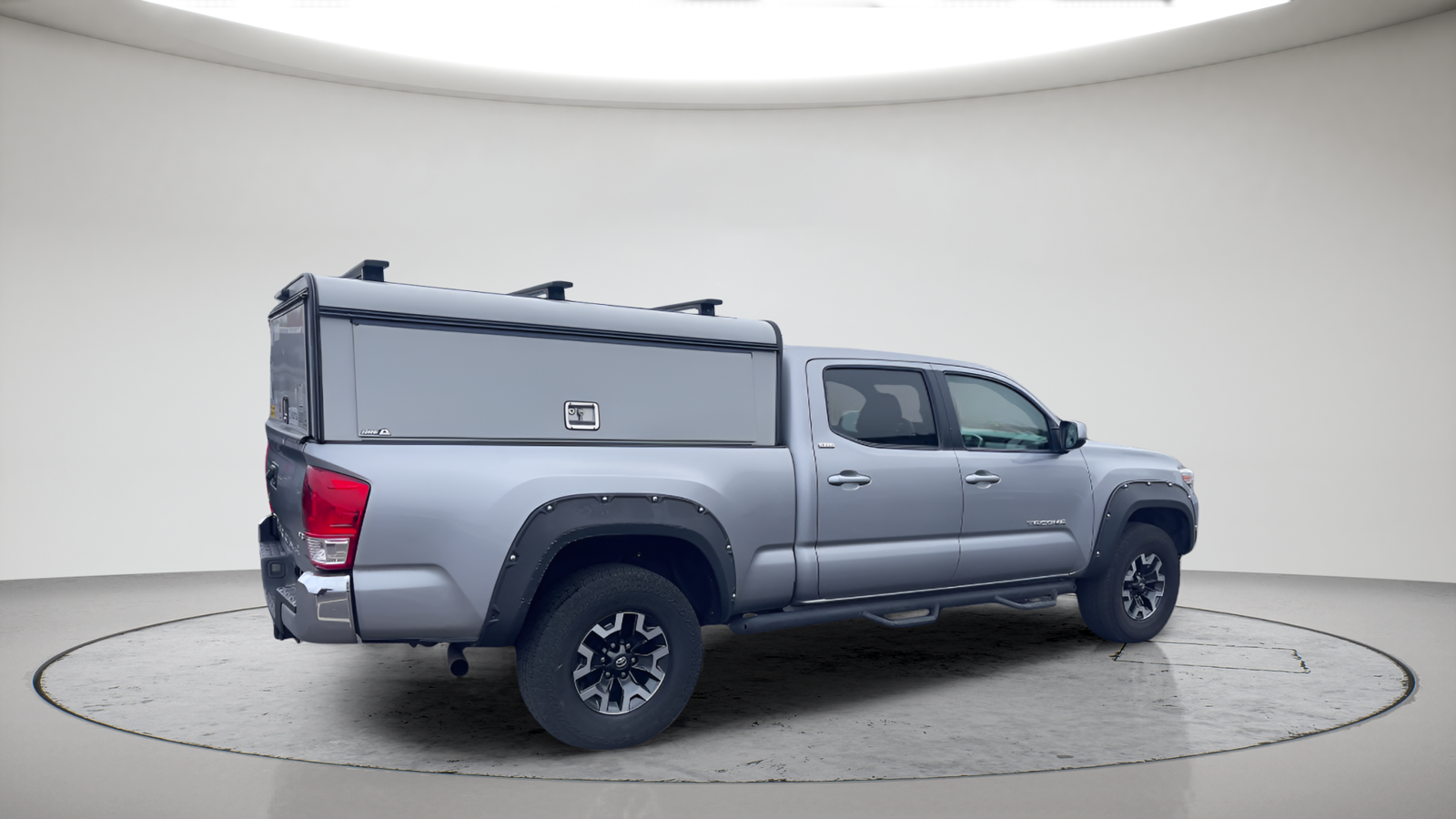 Used 2017 Silver Sky Metallic Toyota SR5 image 6