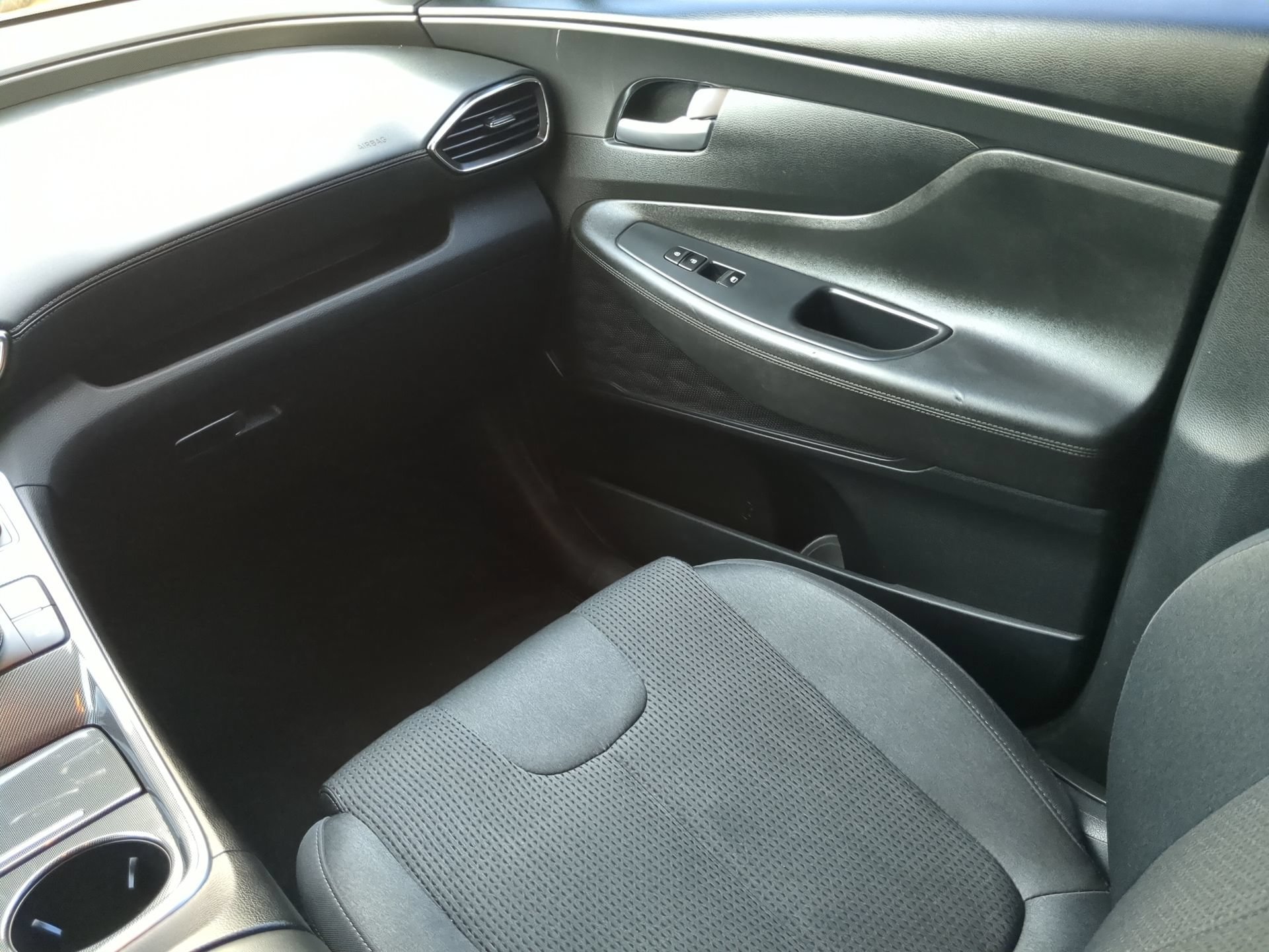 Used 2021 Quartz White Hyundai SE image 50