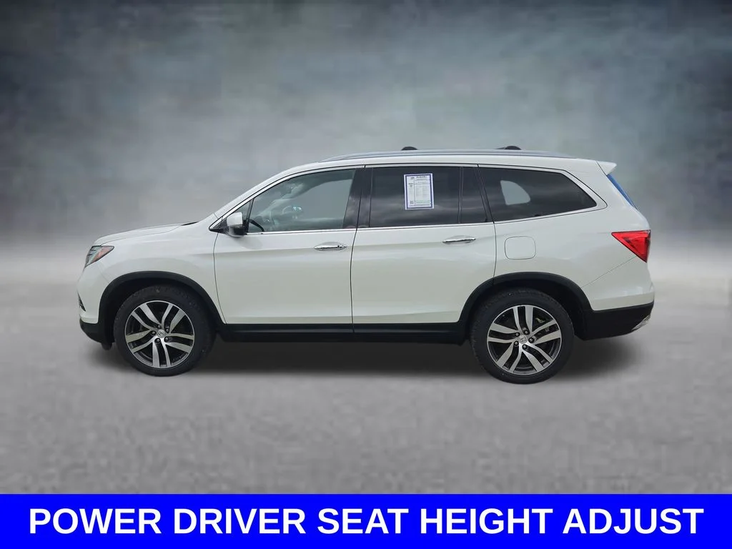Used 2016 White Honda Touring image 8