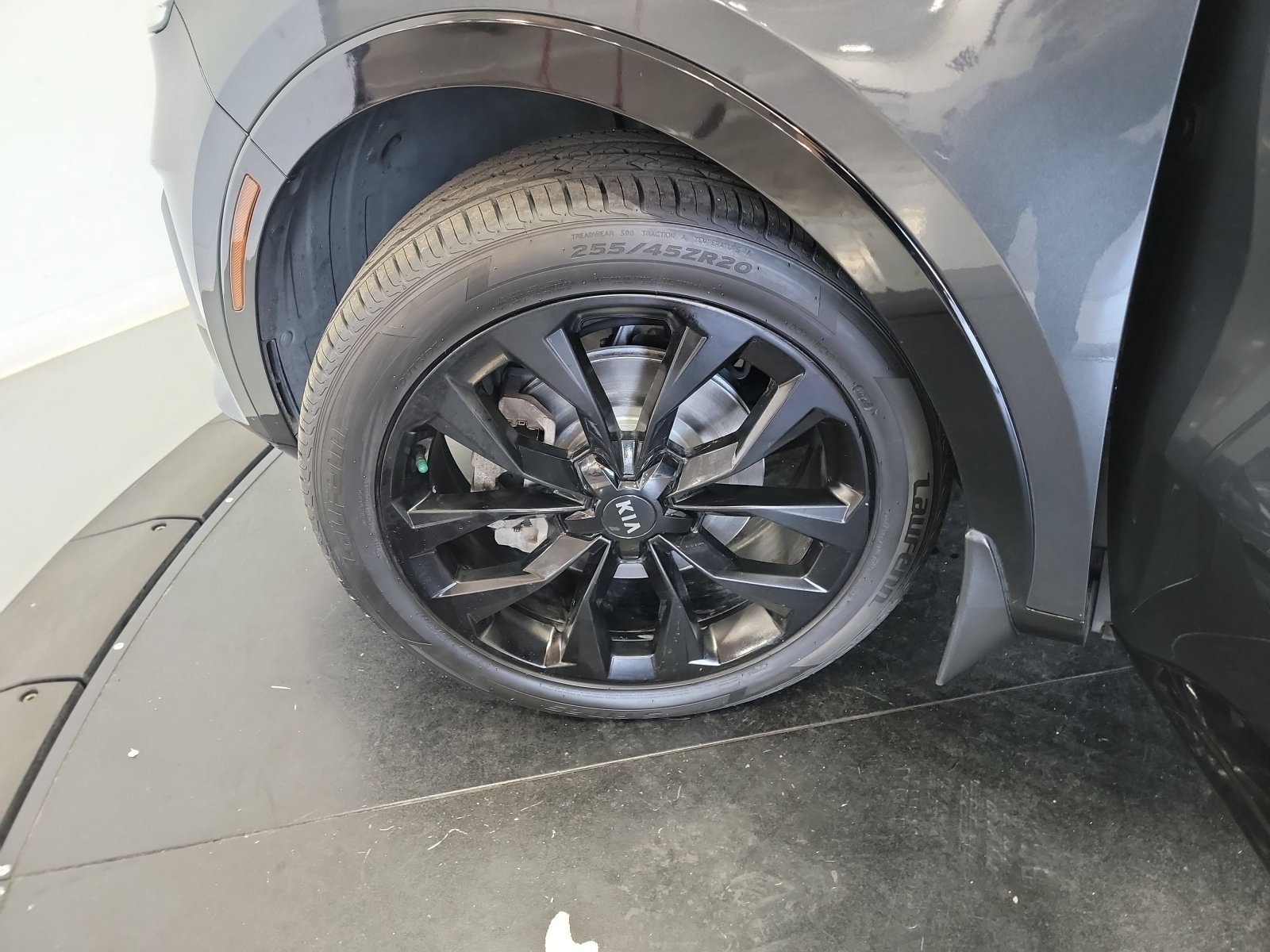 Used 2021 Gravity Grey Kia SX image 29