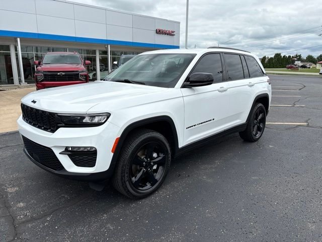 Used 2023 White Jeep Limited image 2
