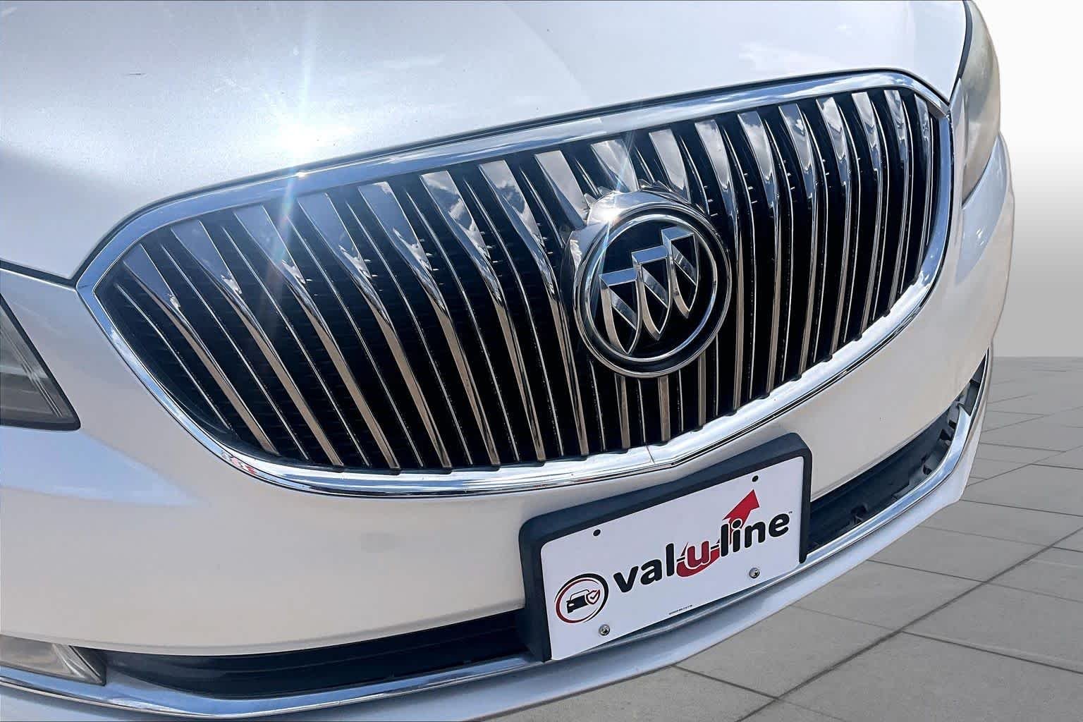 Used 2015 White Frost Tricoat Buick Leather image 29