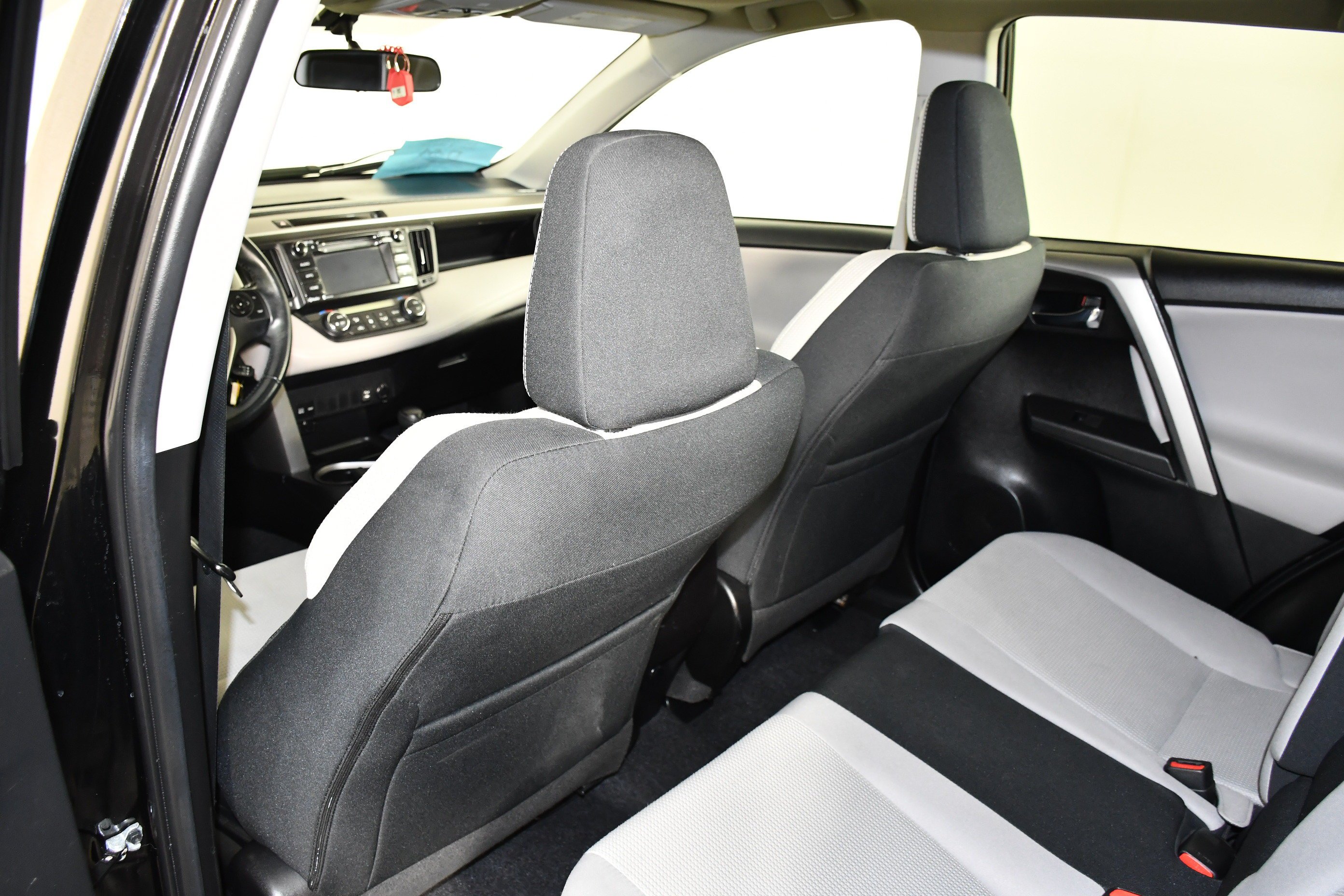 Used 2016 Black Toyota XLE image 46