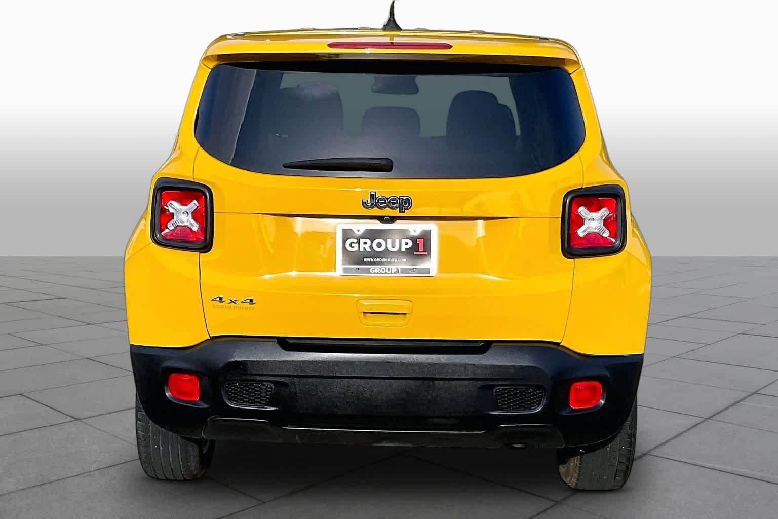 Used 2023 Solar Yellow Clearcoat Jeep Latitude image 5