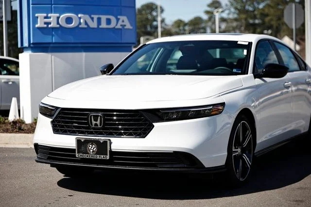 New 2026 Platinum White Honda Sport image 2