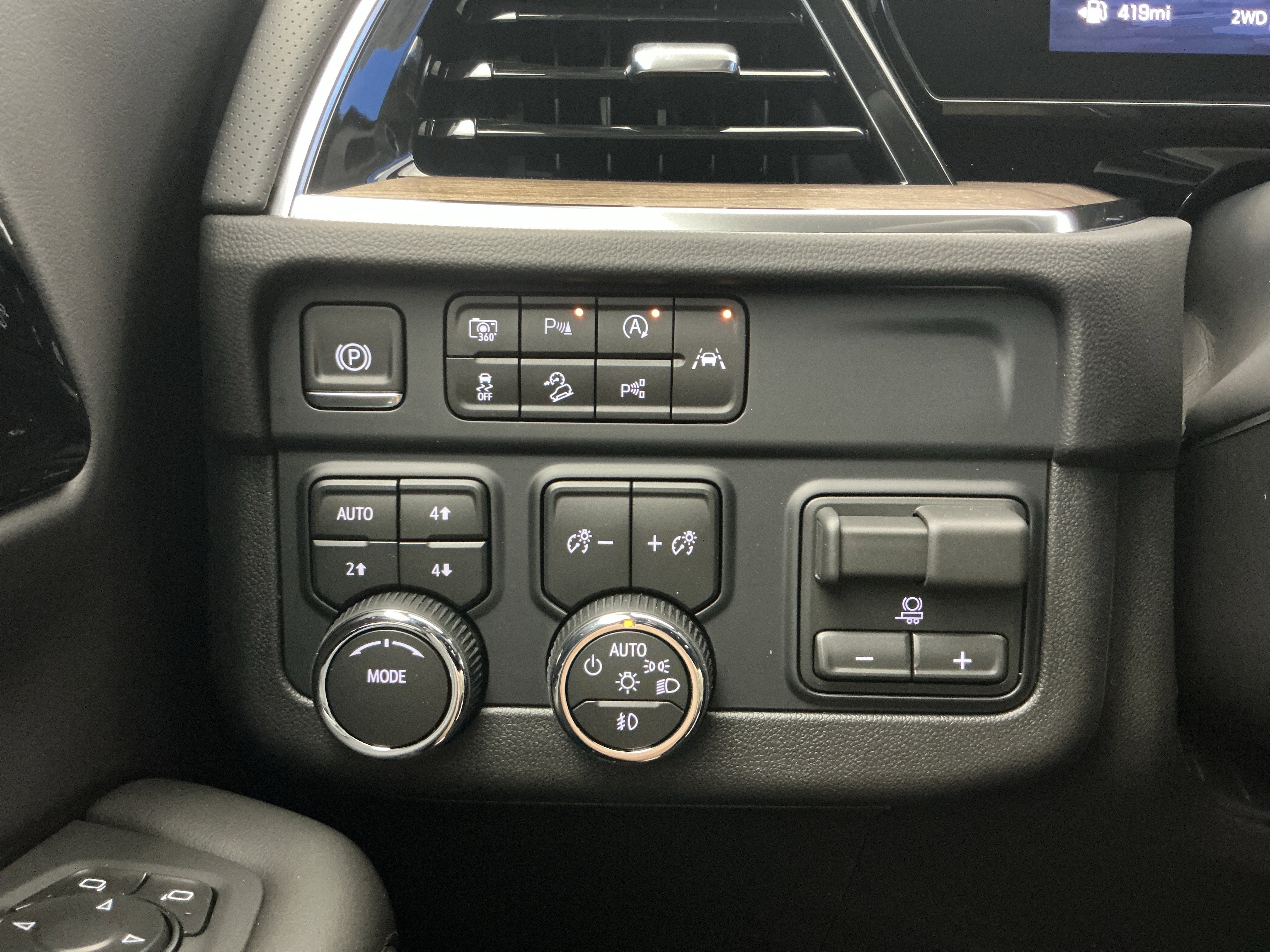 2026 Chevrolet Suburban High Country - Photo 18