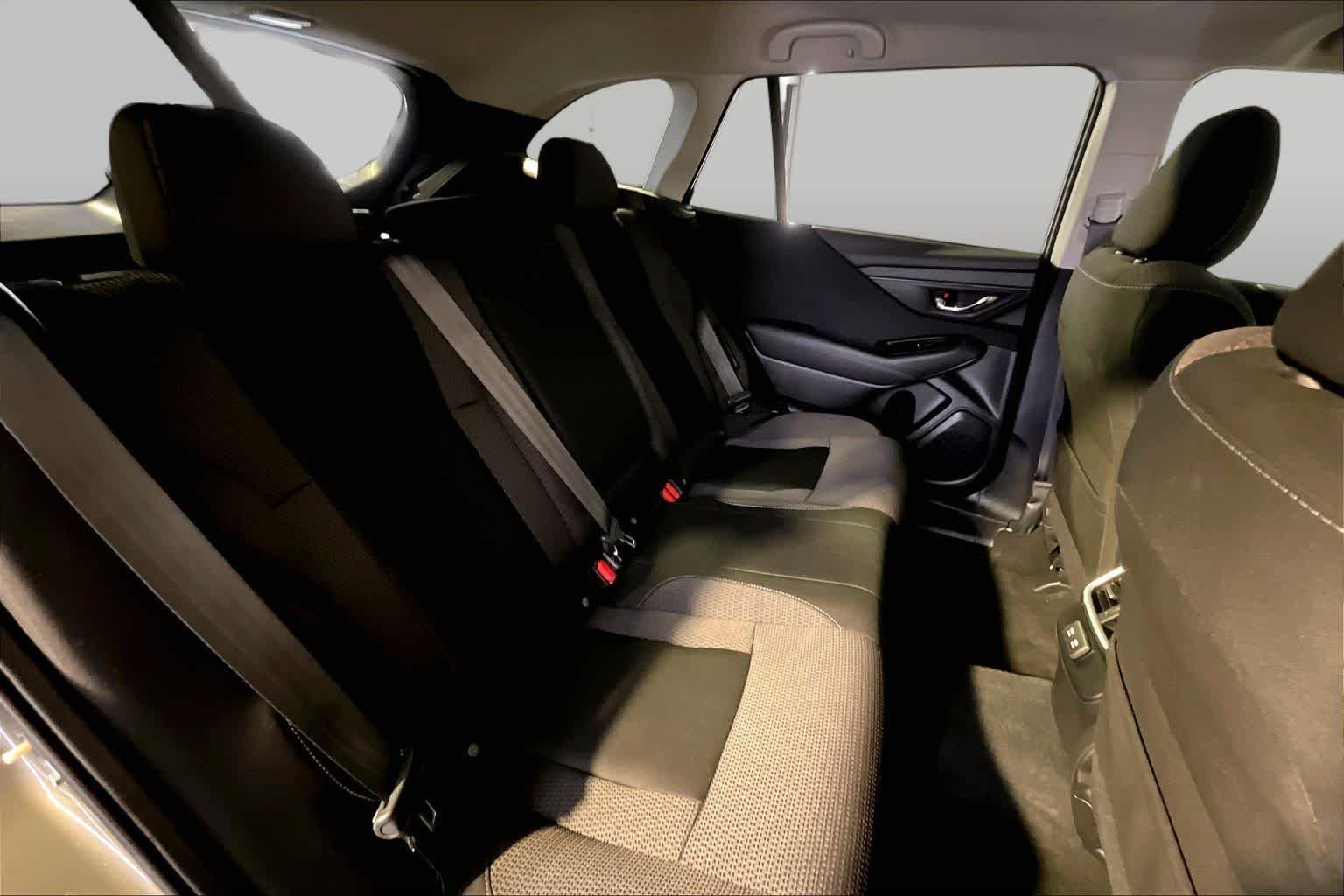 Used 2022 Autumn Green Metallic Subaru Premium image 20