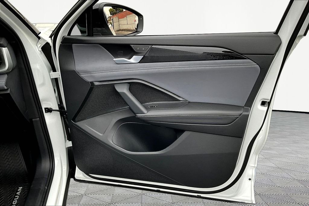 New 2026 White Volkswagen 2.0T SE R-Line Black image 29