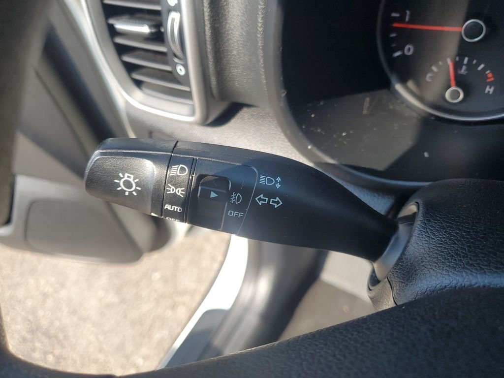 Used 2022 Snow White Pearl Kia LX image 11