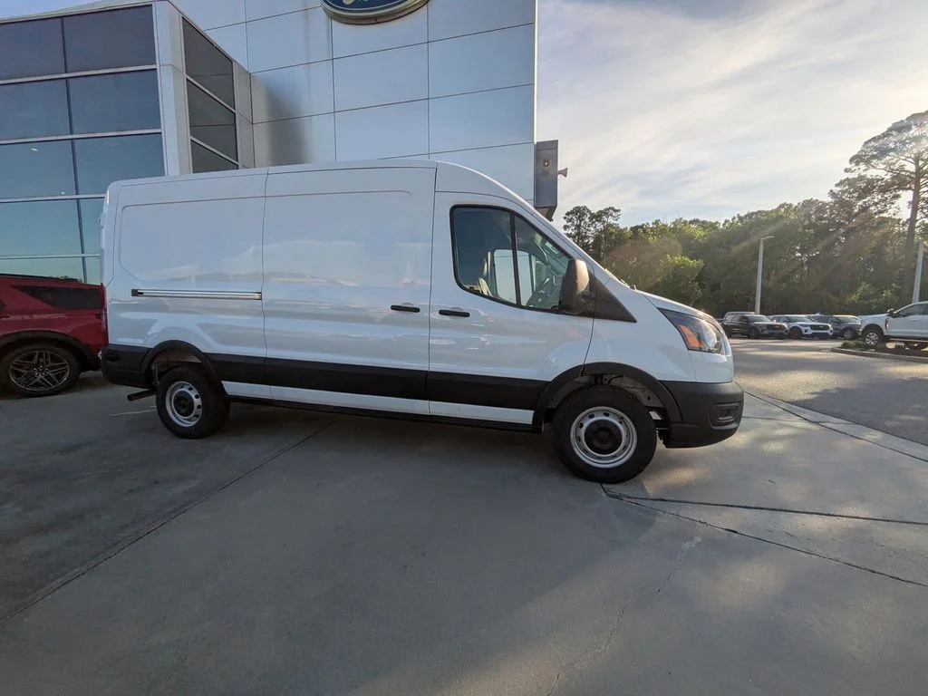 New 2026 Oxford White Ford Base image 3