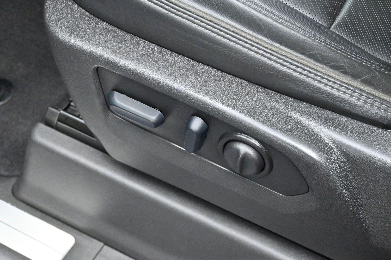 Used 2023 BLACK Chevrolet High Country image 13
