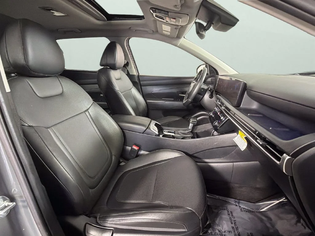 Used 2025 Gray Hyundai SEL Convenience image 36