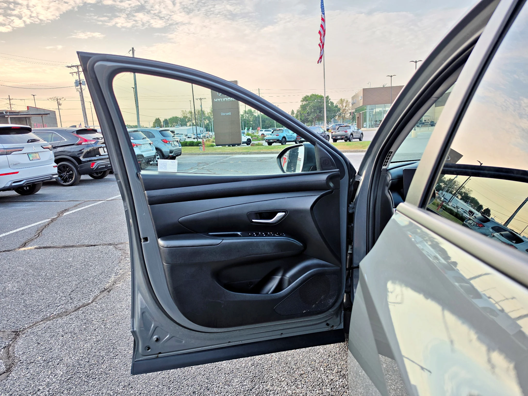Certified Used 2025 Hampton Gray Hyundai SEL image 19