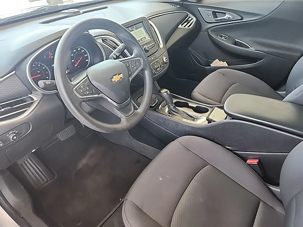 Used 2017 Silver Chevrolet LS image 8