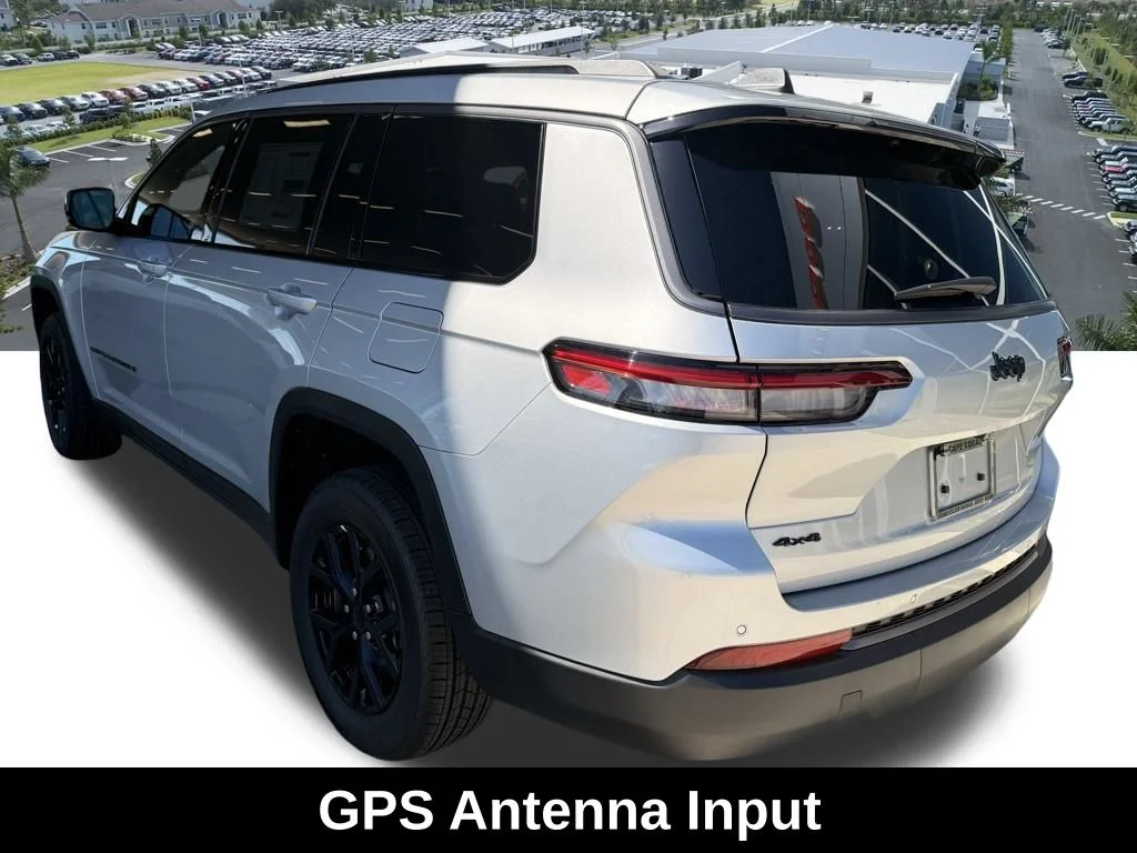 New 2026 Silver Zynith Exterior Paint Jeep Laredo Altitude image 6