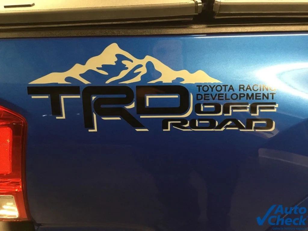 Used 2017 Blue Toyota SR5 image 11