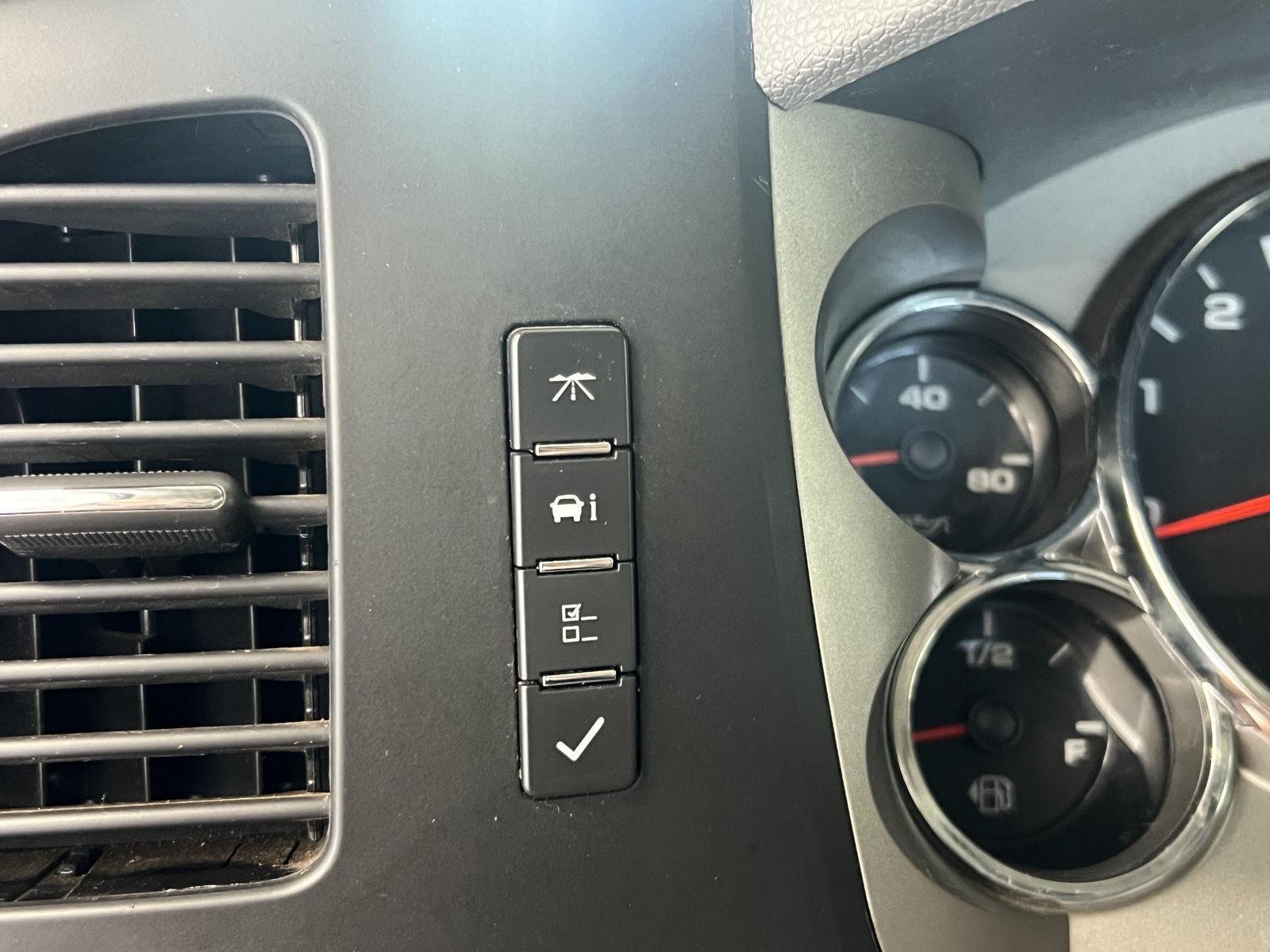 Used 2013 Blue Granite Metallic Chevrolet LT image 19
