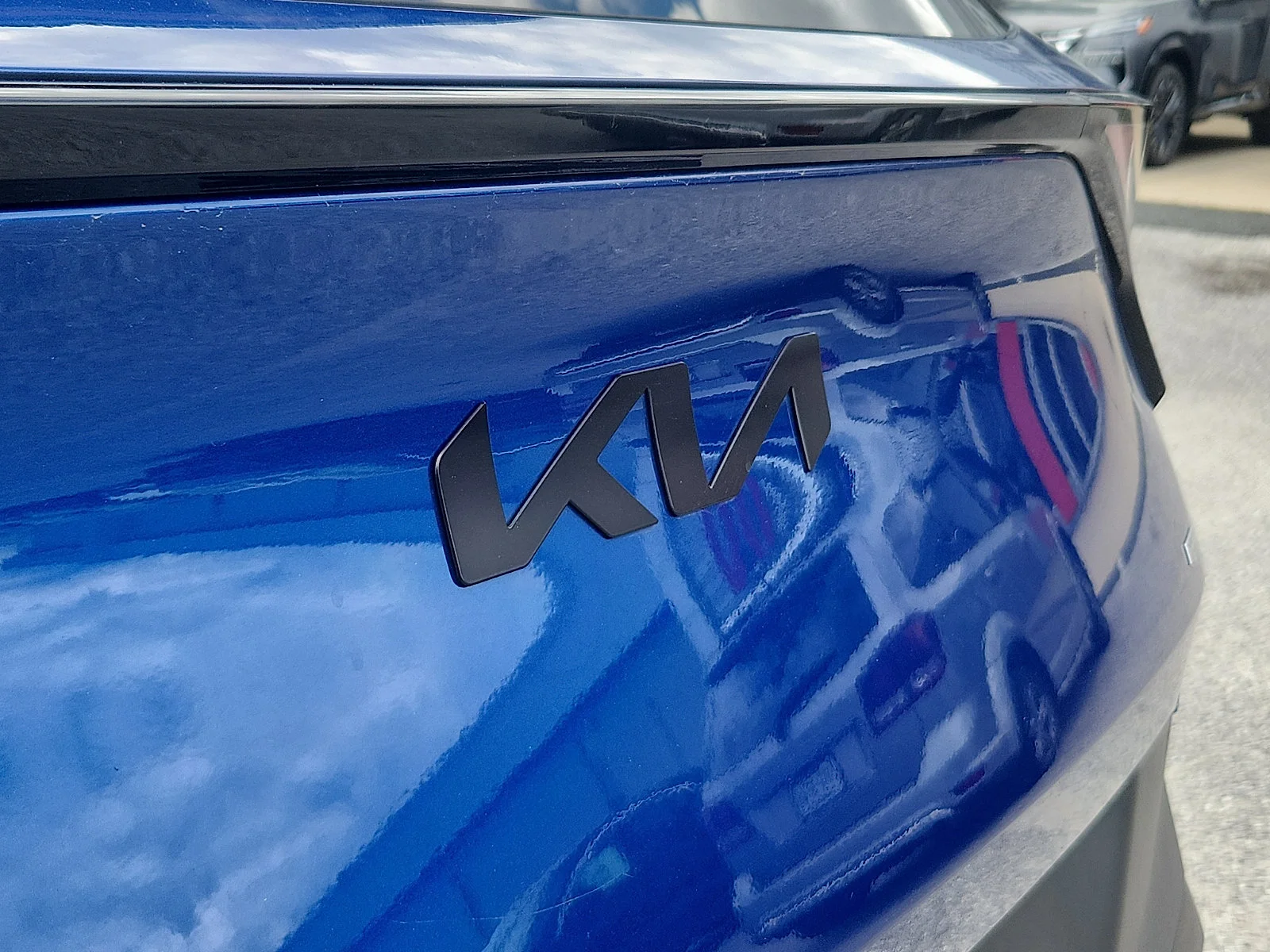 Used 2025 Blue Kia X-Line image 30