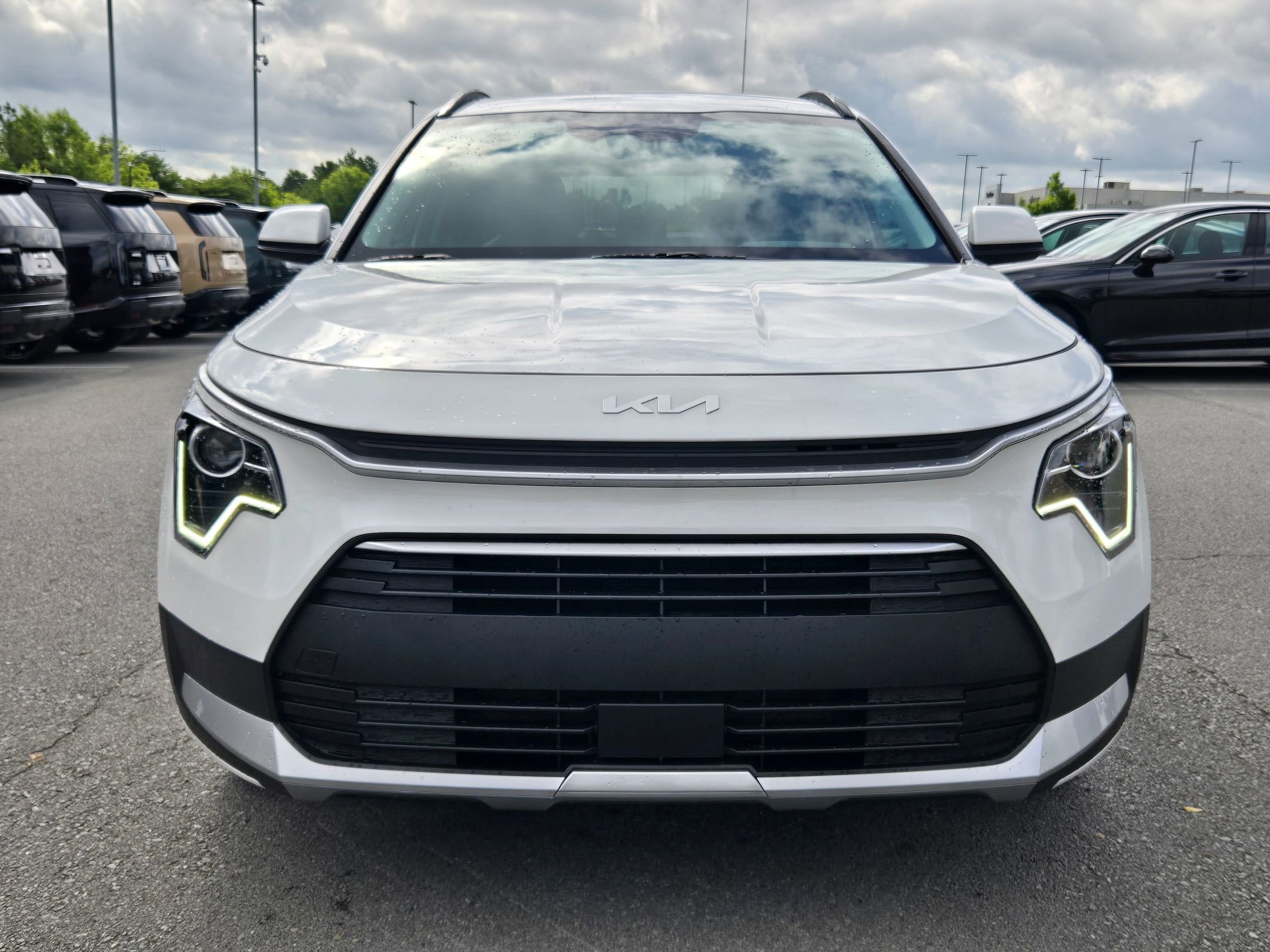 New 2026 Snow White Pearl Kia EX image 2