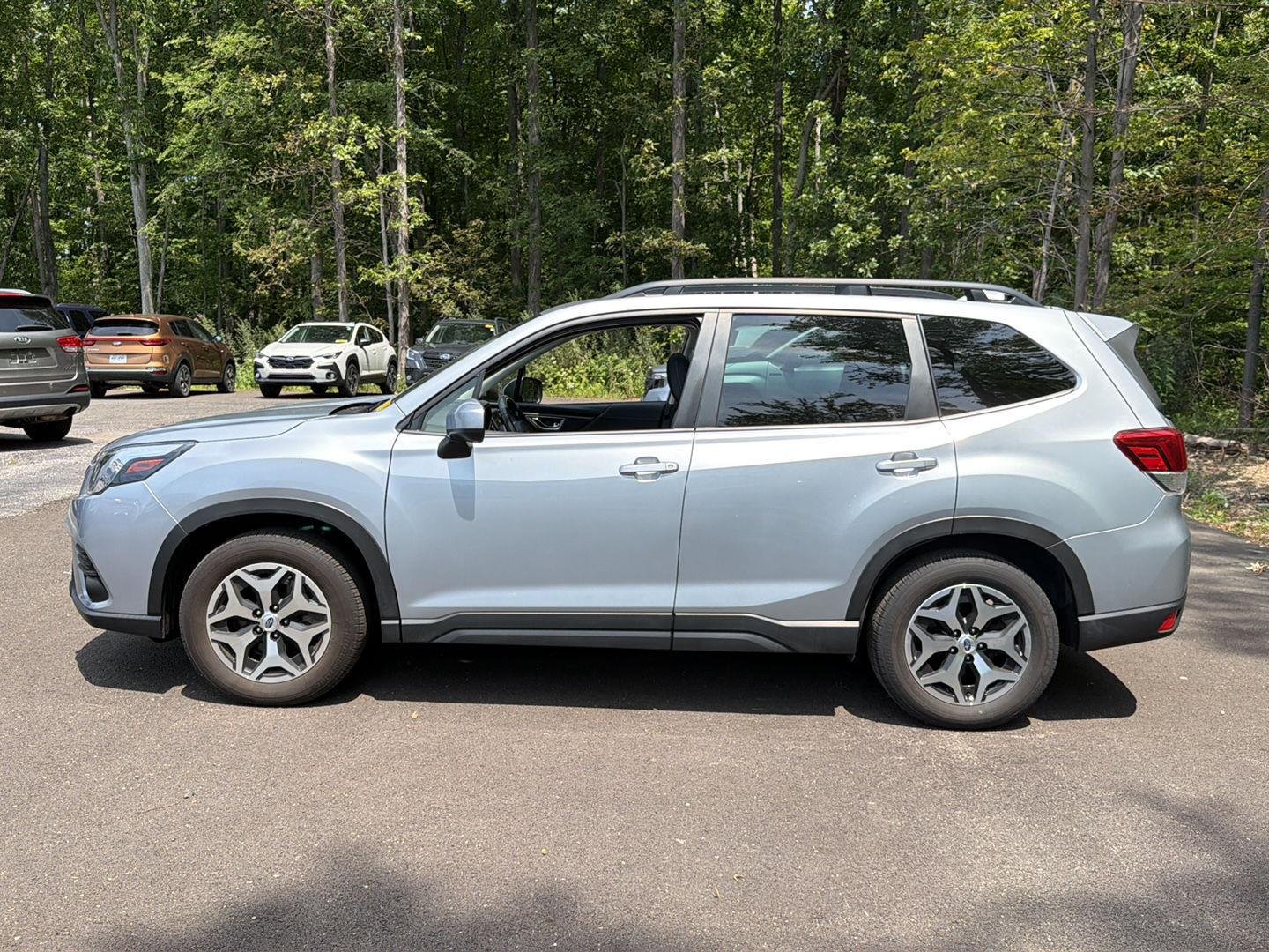 Used 2023 Ice Silver Metallic Subaru Premium image 11