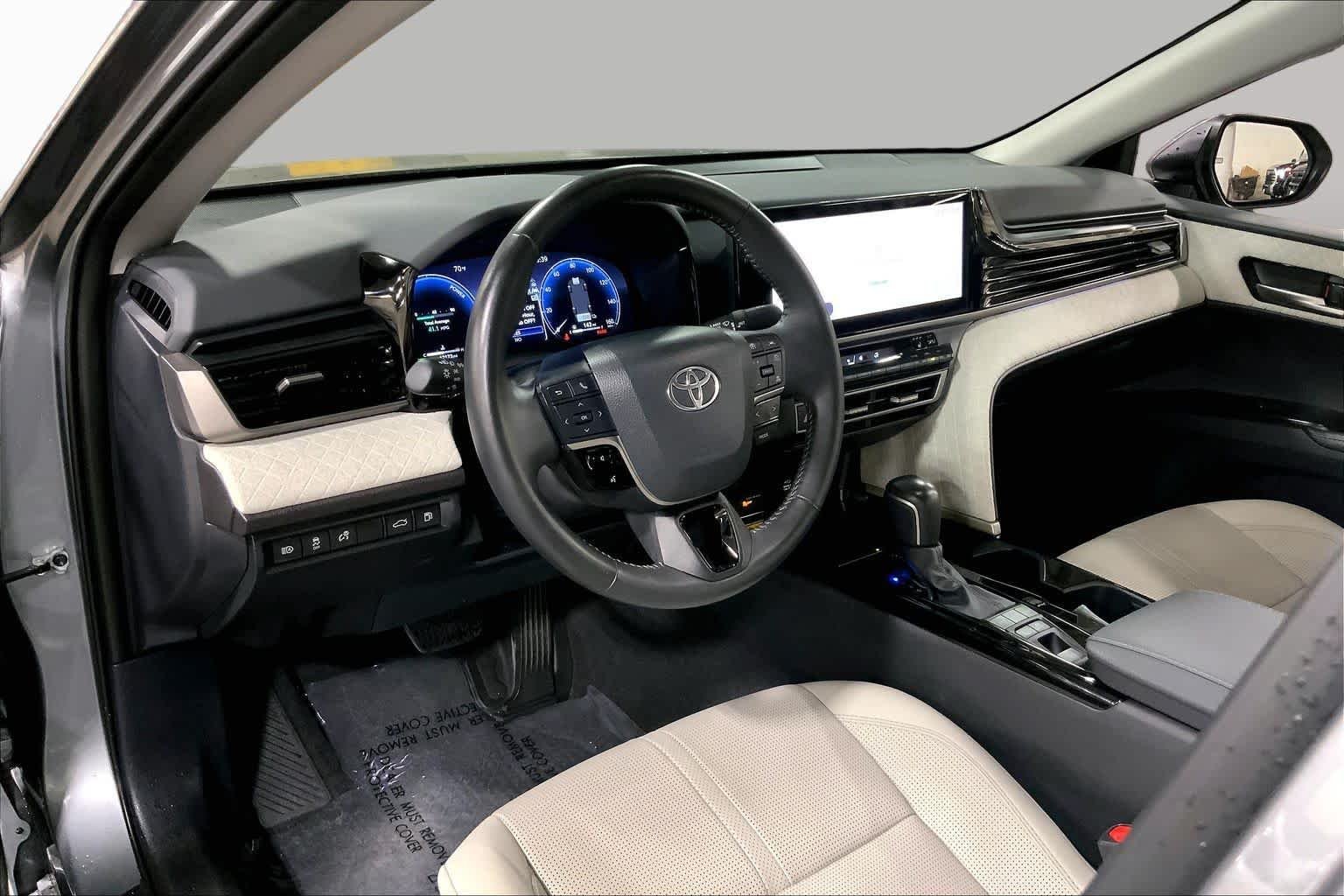 2025 Toyota Camry XLE - Photo 18