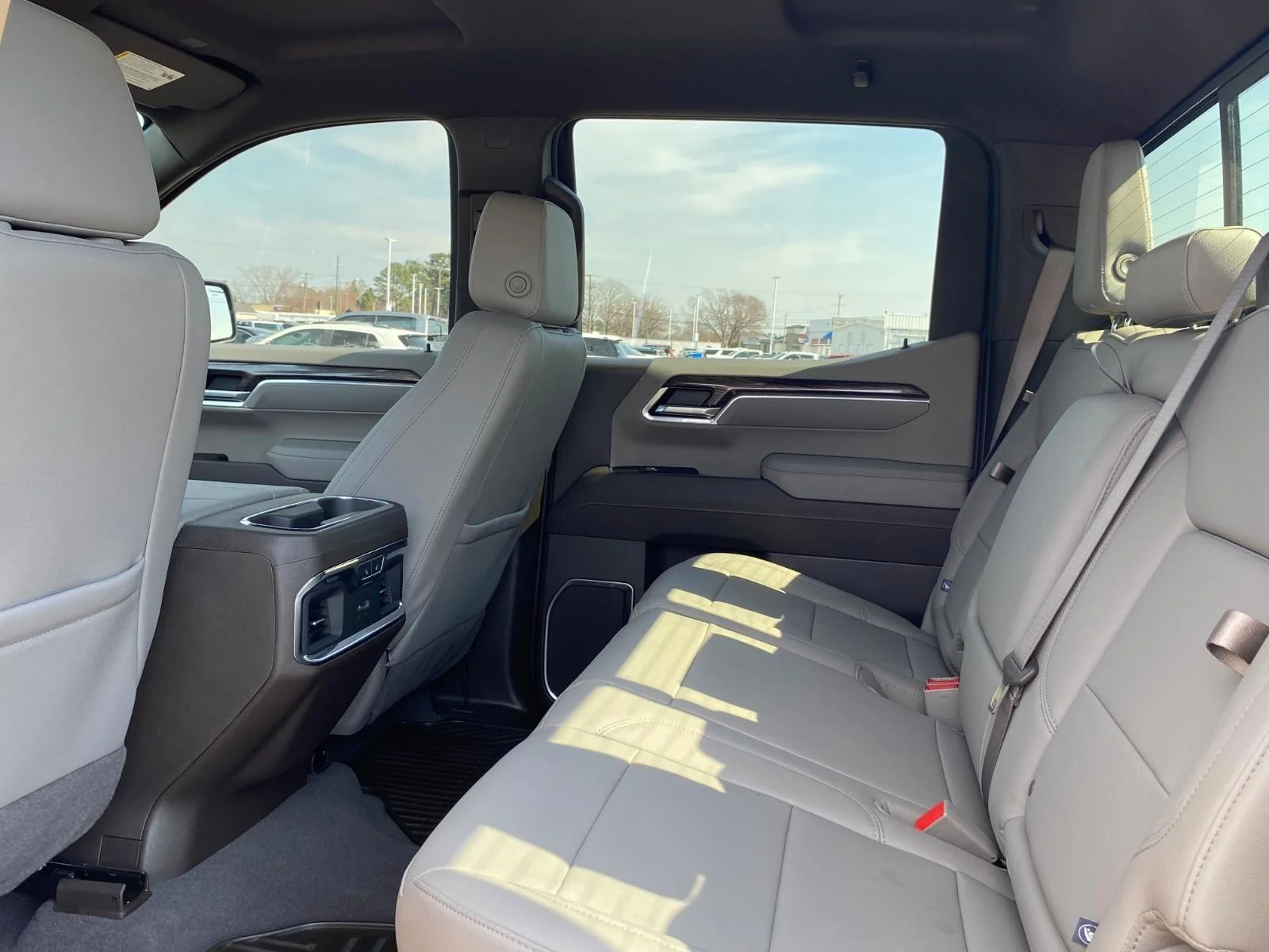 2025 Chevrolet Silverado 1500 LTZ - Photo 23